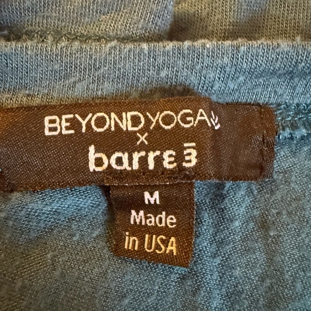 Beyond Yoga | Barre3 | Nocturnal Navy | Sleeveless Split Back Tank Top - Picture 6 of 6